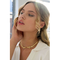 Platte grove ketting met bloemetjes hanger - goud